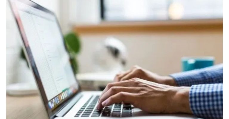 Hướng dẫn cách kiểm tra ai đang truy cập bảng tính - Limoseo