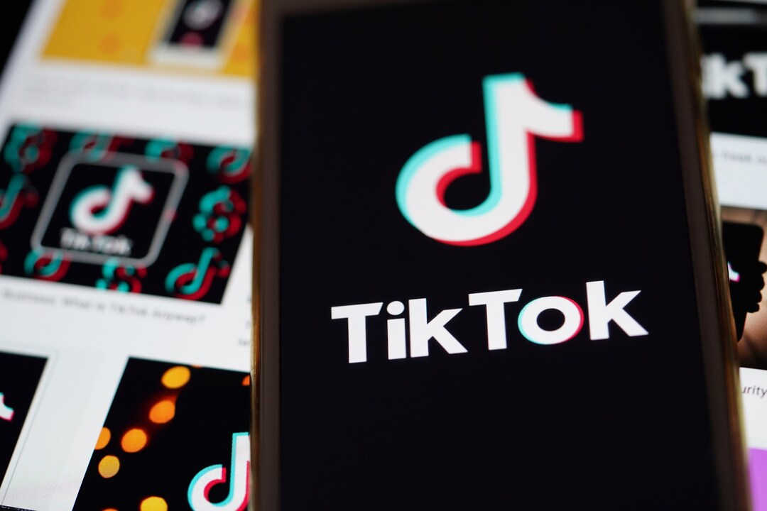 cách quay video đầu to trên tiktok