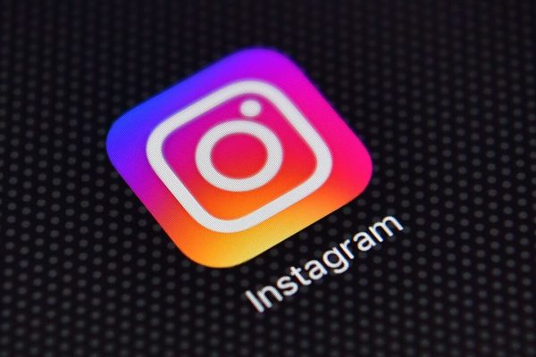 bật dark mode instagram